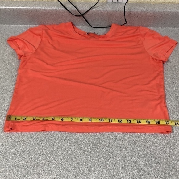 Aritzia Babaton Tee - Picture 10 of 11